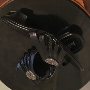 Brand new without a tag and it’s very comfortable